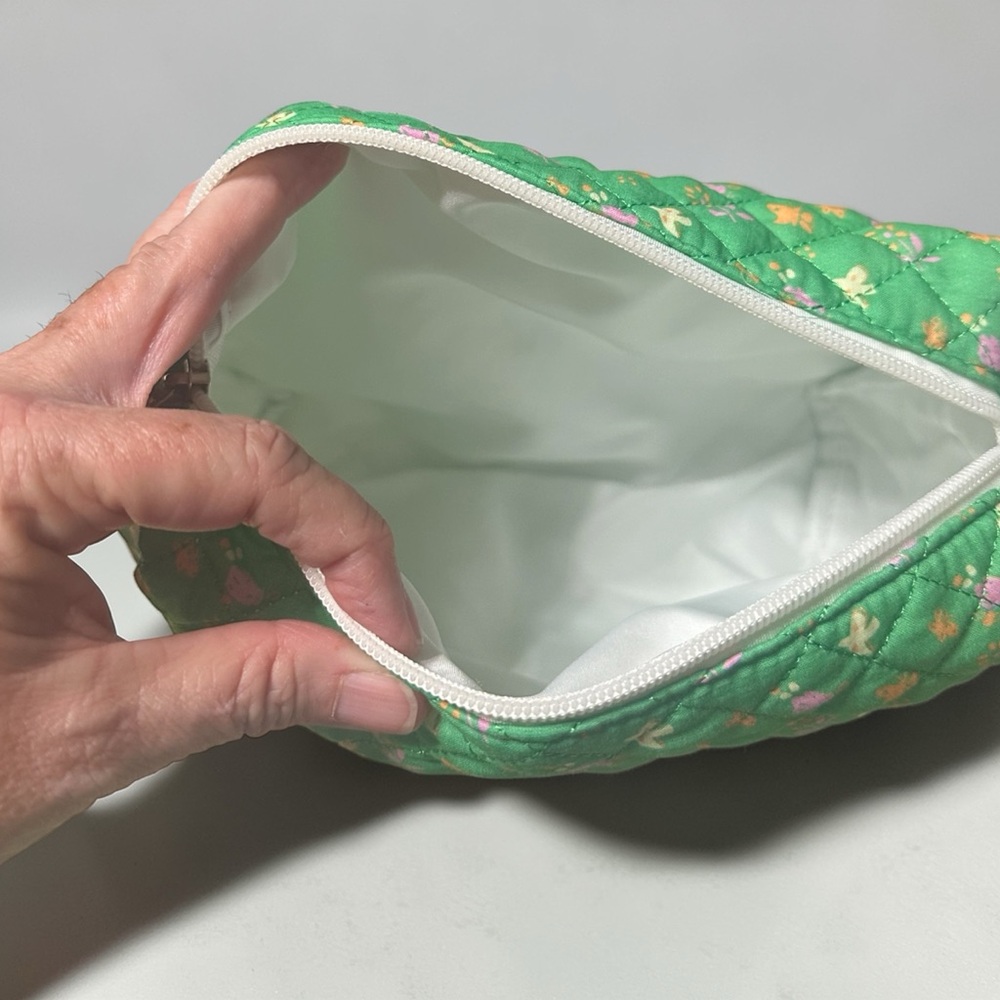 Green Quilted Floral Cosmetic Pouch NWT - Picture 6 of 6